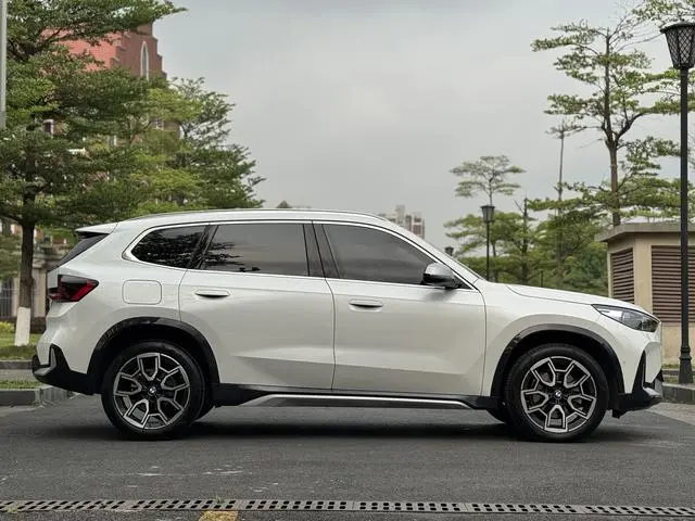 BMW BMW X1 sDrive25Li X design set