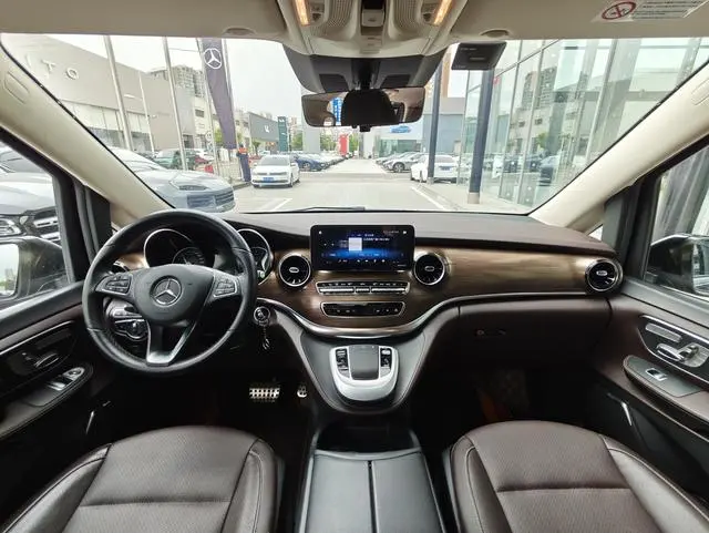Mercedes-Benz Mercedes-Benz V-class V 260 L Long wheelbase Deluxe Edition