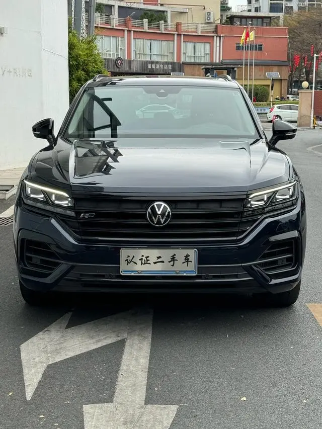 Volkswagen Touareg 3.0 TSI Ruixiang Edition Yao Black Sports Suit