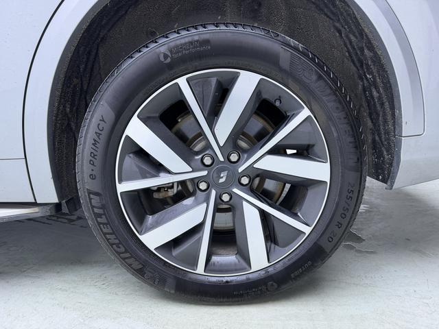 Li Auto Ideal L8 2023