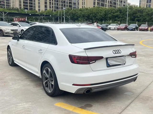 Audi Audi A4L 30th anniversary type 40 TFSI sports type