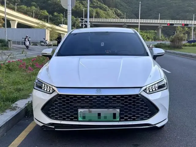 BYD Qin PLUS DM DM-i Champion Edition 55KM Leading Type