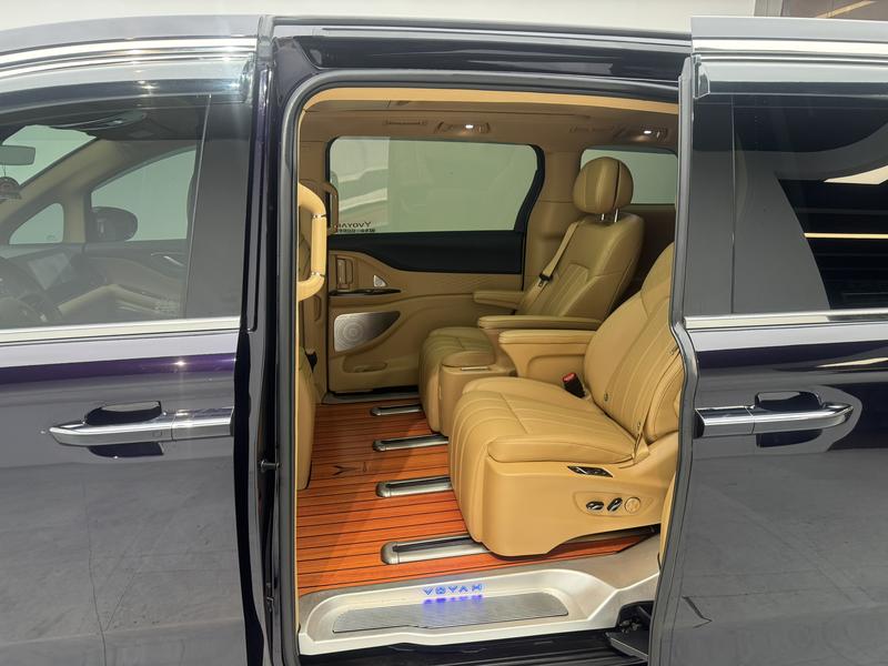 Voyah Lantu Dreamer PHEV 2024