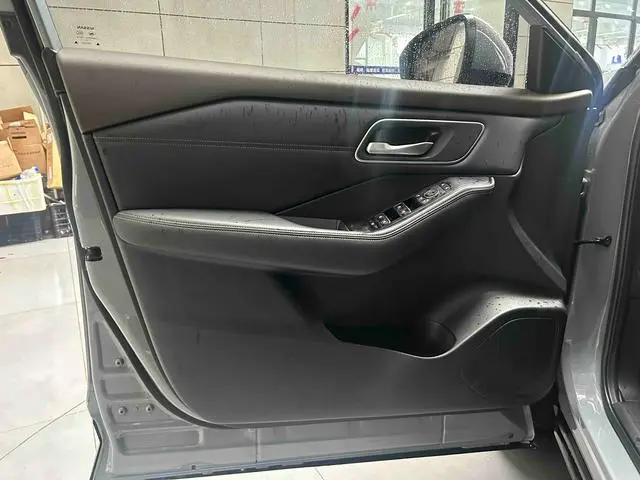 Nissan Qijun VC-Turbo 300 CVT 2WD Deluxe Edition