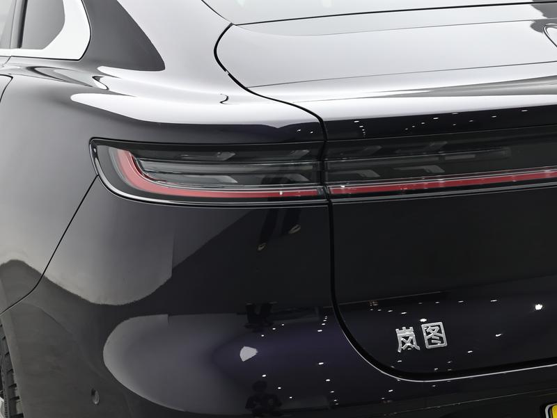 Voyah Lantu Chasing Light PHEV 2024