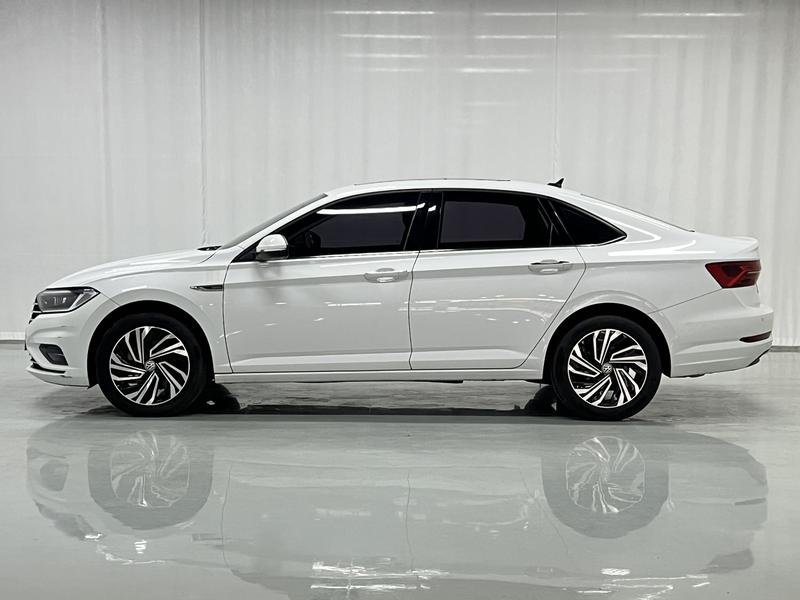 Volkswagen Sagitar 2021