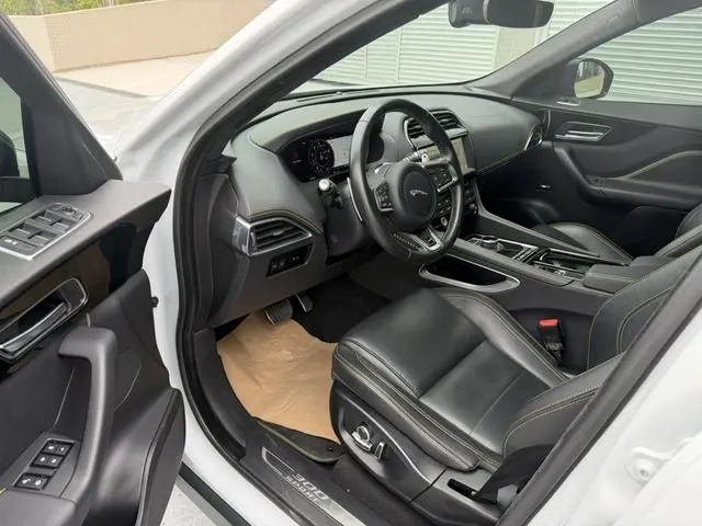 Jaguar Jaguar F-PACE 2.0T four-wheel drive 300 Sport sports edition