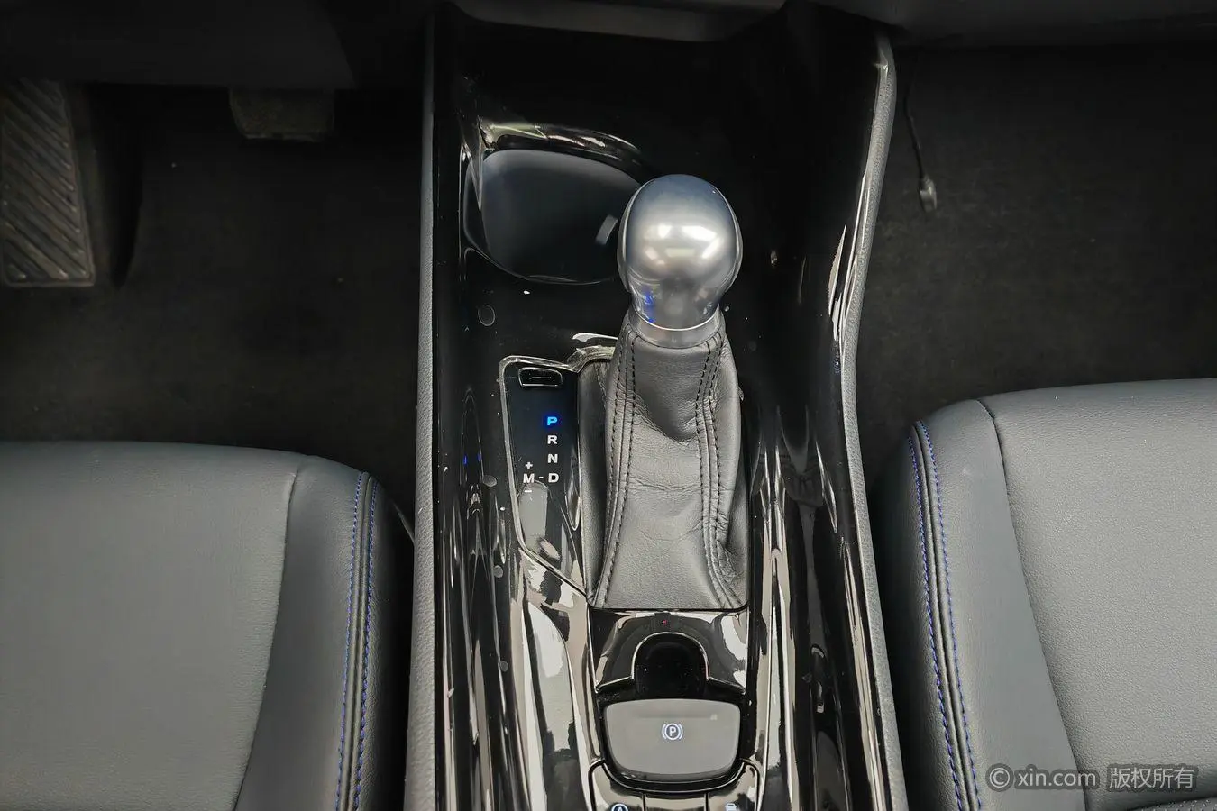 TOYOTA Toyota C-HR 2.0L Deluxe Edition