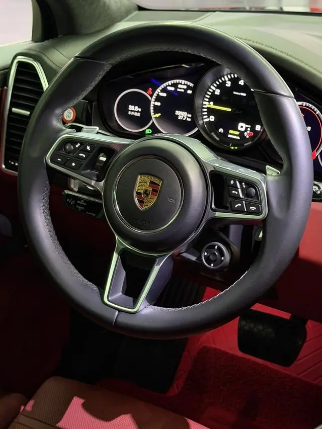 Porsche Cayenne E-Hybrid Cayenne E-Hybrid 2.0T Platinum Edition