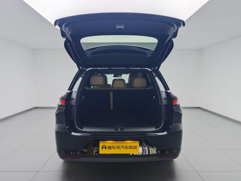 Li Auto Ideal L6 2024