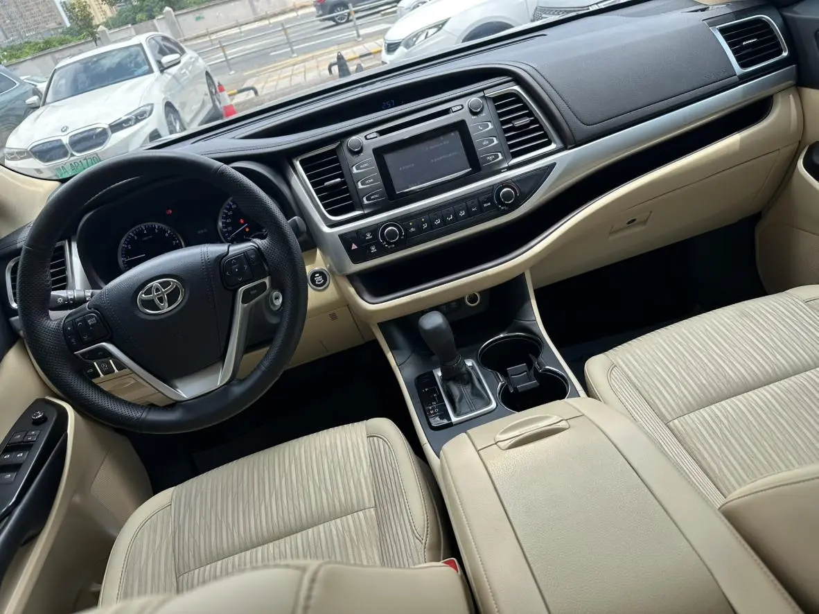 TOYOTA Highlander 2.0T two-wheel drive Elite Edition 5 seats