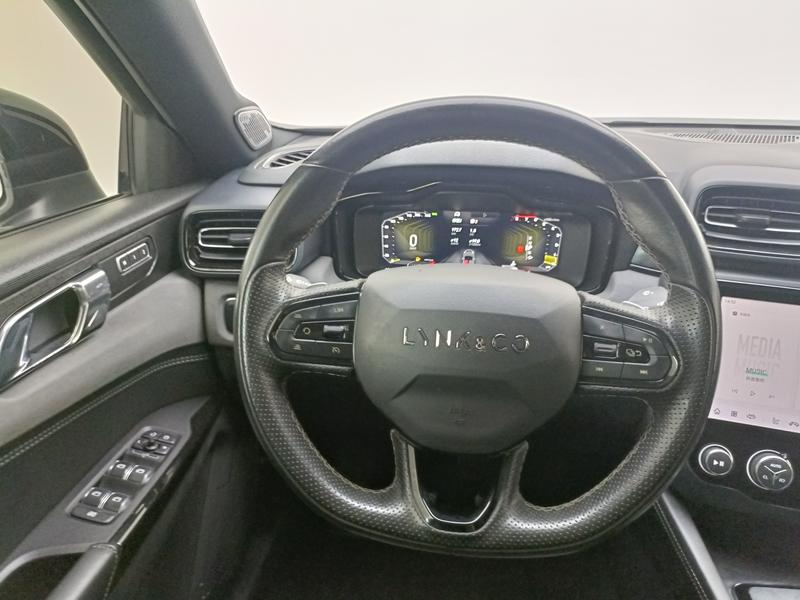 Lynk & Co Link 03 2022