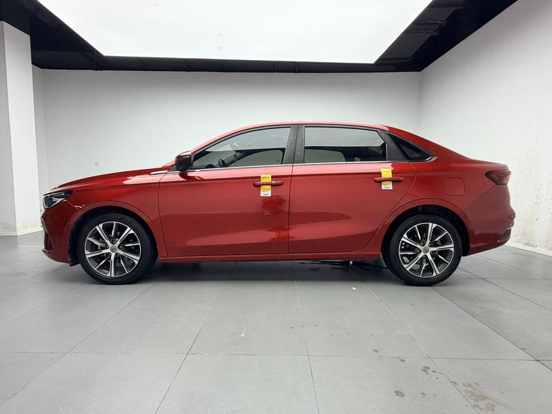 Geely Emgrand 2022