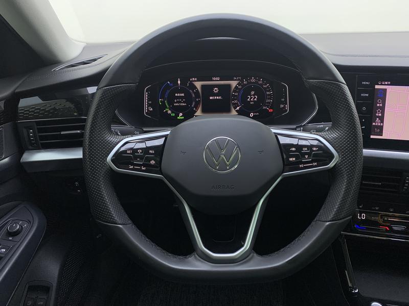 Volkswagen Passat PHEV 2022