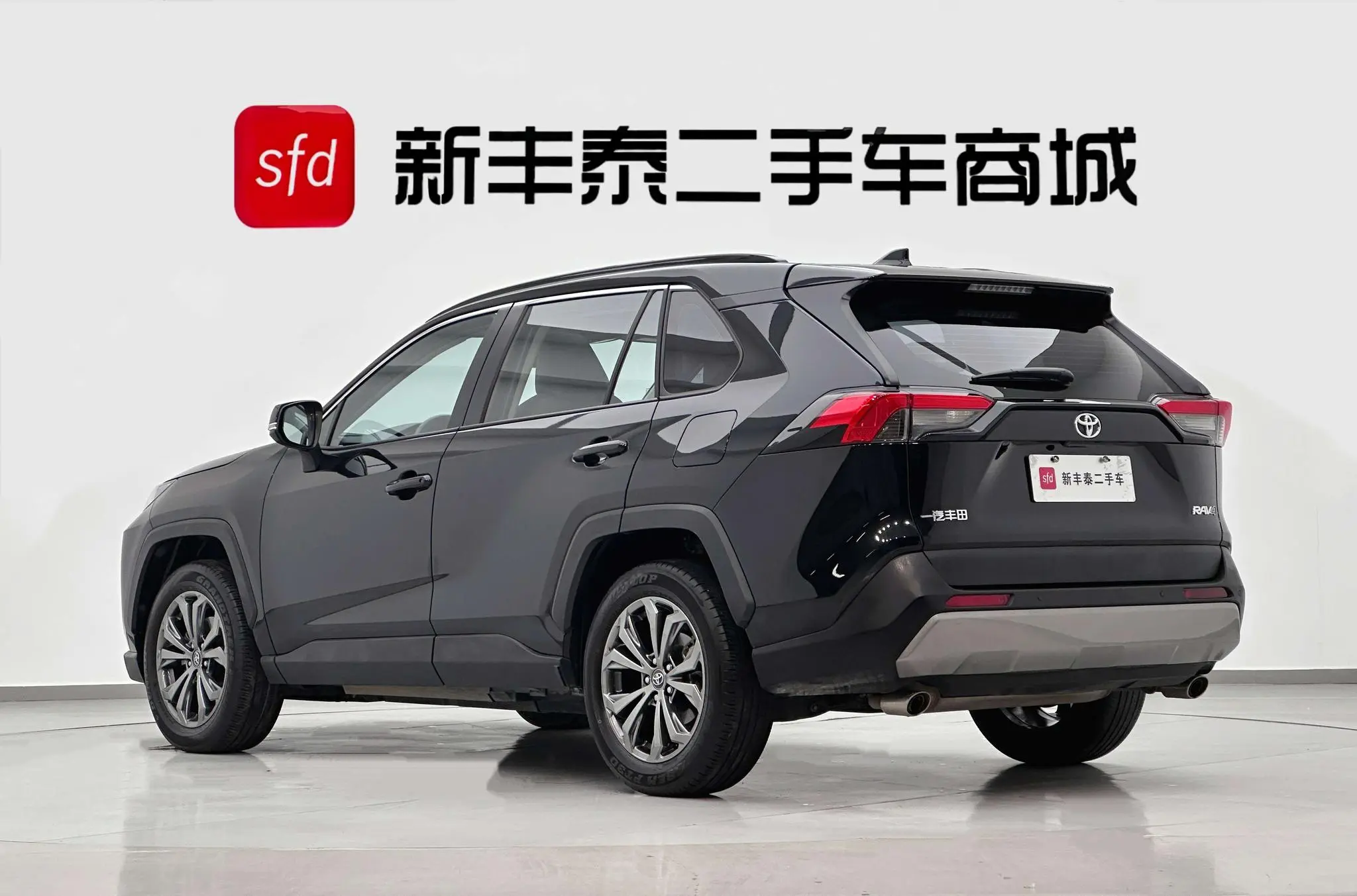 TOYOTA RAV4 Rongfang 2.0L CVT two-wheel drive fashion PLUS version