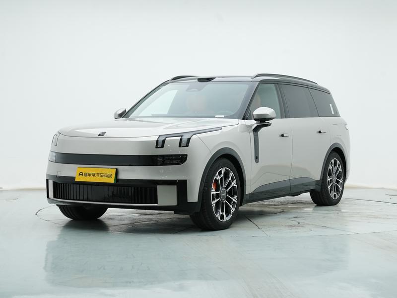 Lynk & Co Lynk&Co 900 2025