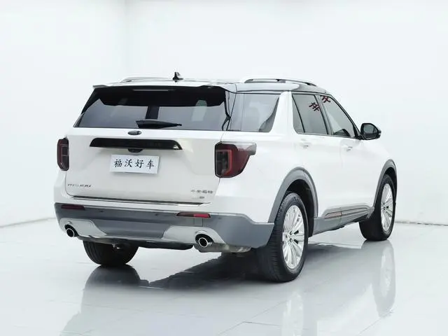Ford Explorer EcoBoost 285 four-wheel drive titanium version 6 seats
