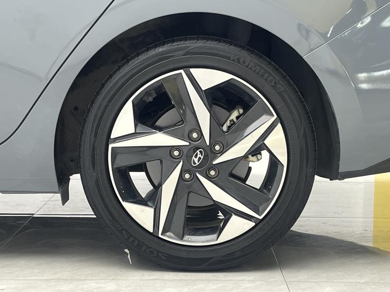 Hyundai Elantra 2022