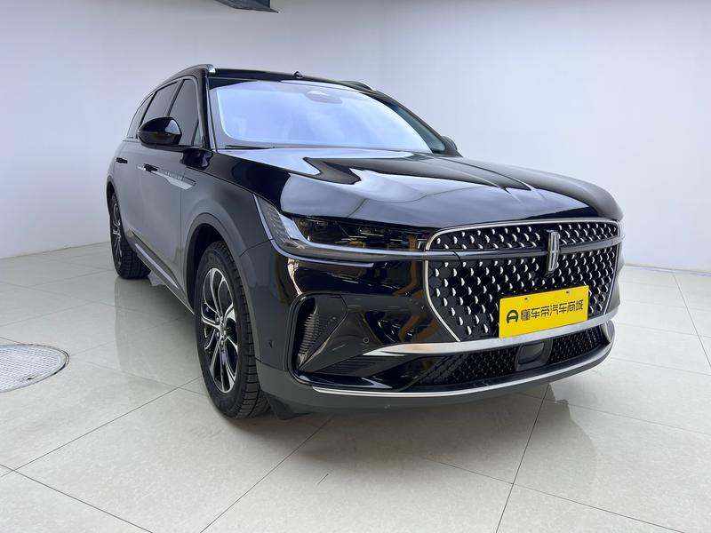 Lincoln Voyager 2023