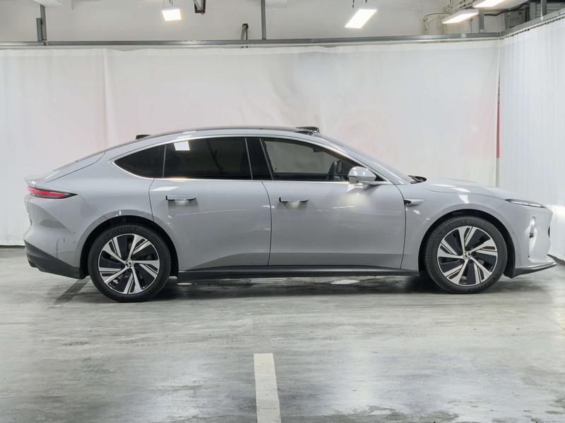 NIO NIO ET5 2024