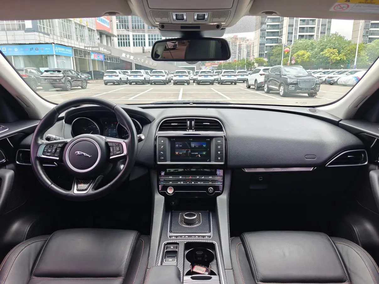Jaguar Jaguar F-PACE 2.0T four-wheel drive Urban Exclusive Edition