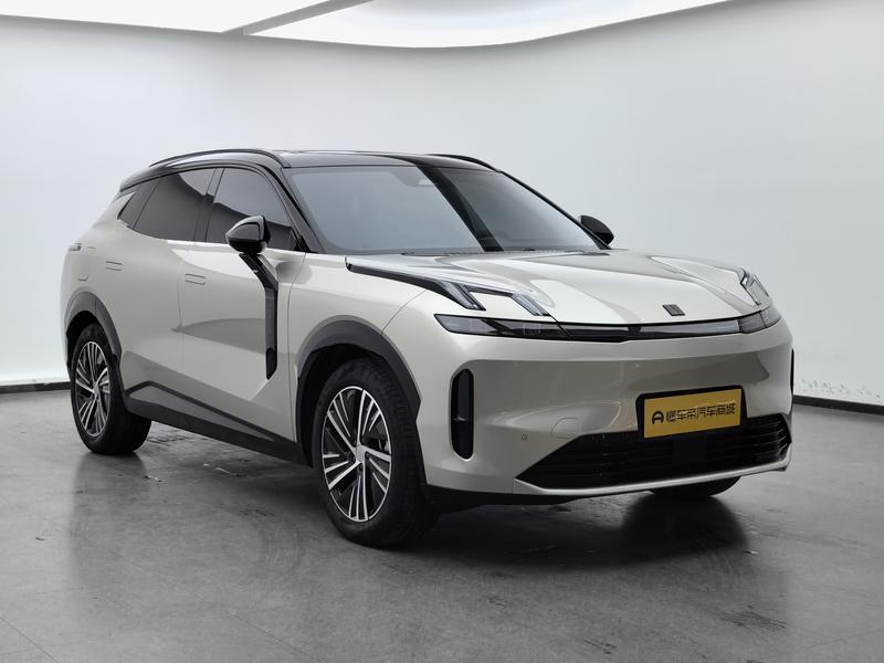 Lynk & Co Lynk&Co 08 EM-P 2023