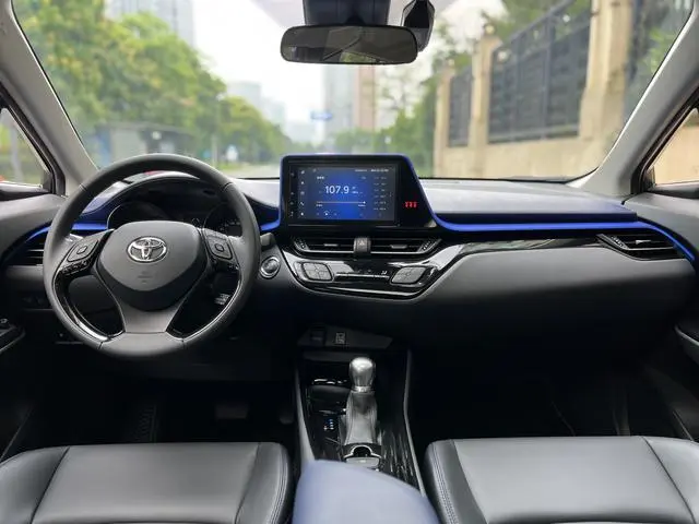 TOYOTA Toyota C-HR 2.0L Deluxe Edition