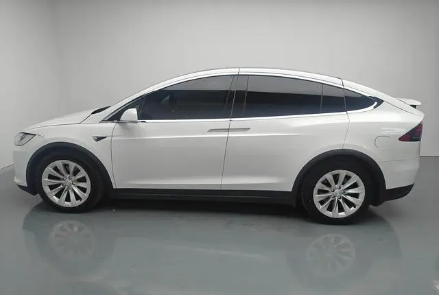 Tesla Model X 75D