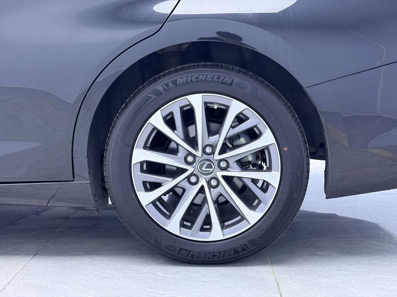 Lexus Lexus ES 2022