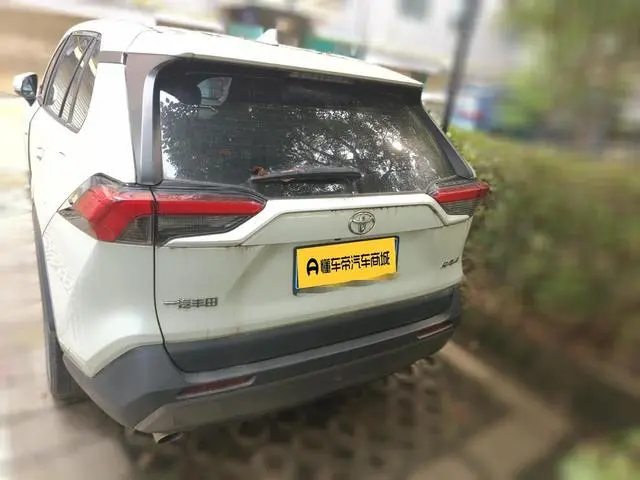 TOYOTA RAV4 Rongfang 2.0L CVT two-wheel drive fashion version