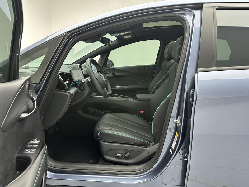 BYD dolphin 2025