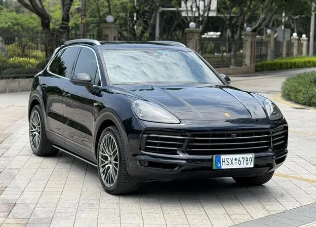 Porsche Cayenne E-Hybrid Cayenne E-Hybrid 2.0T Platinum Edition