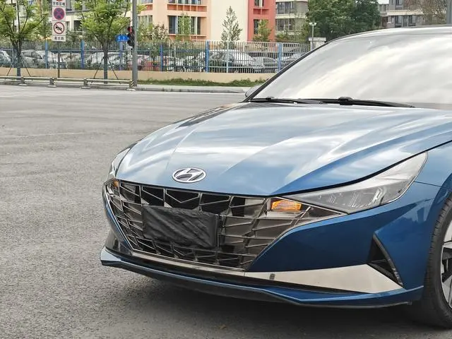 Hyundai Elantra 240TGDi DCT LUX Premium Edition