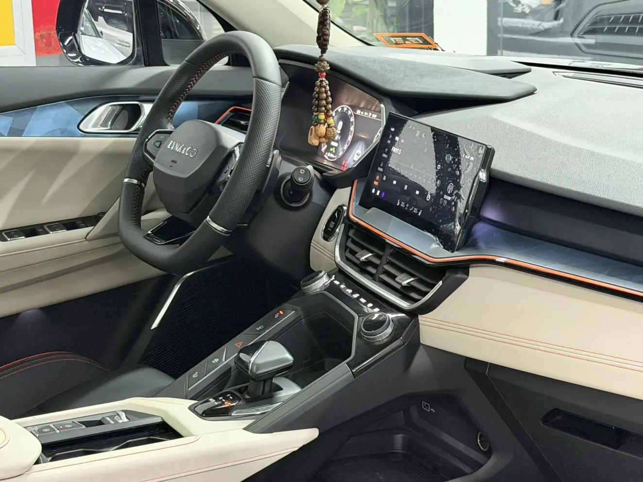 LYNK & CO Lynk 06 1.5T Yao Halo