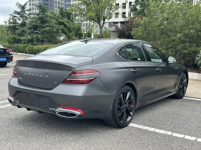 GENESIS Genisys G70 2.0T Rear Drive Deluxe Edition