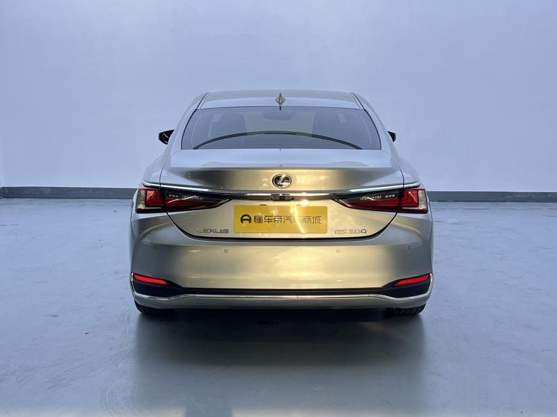 Lexus Lexus ES 2022