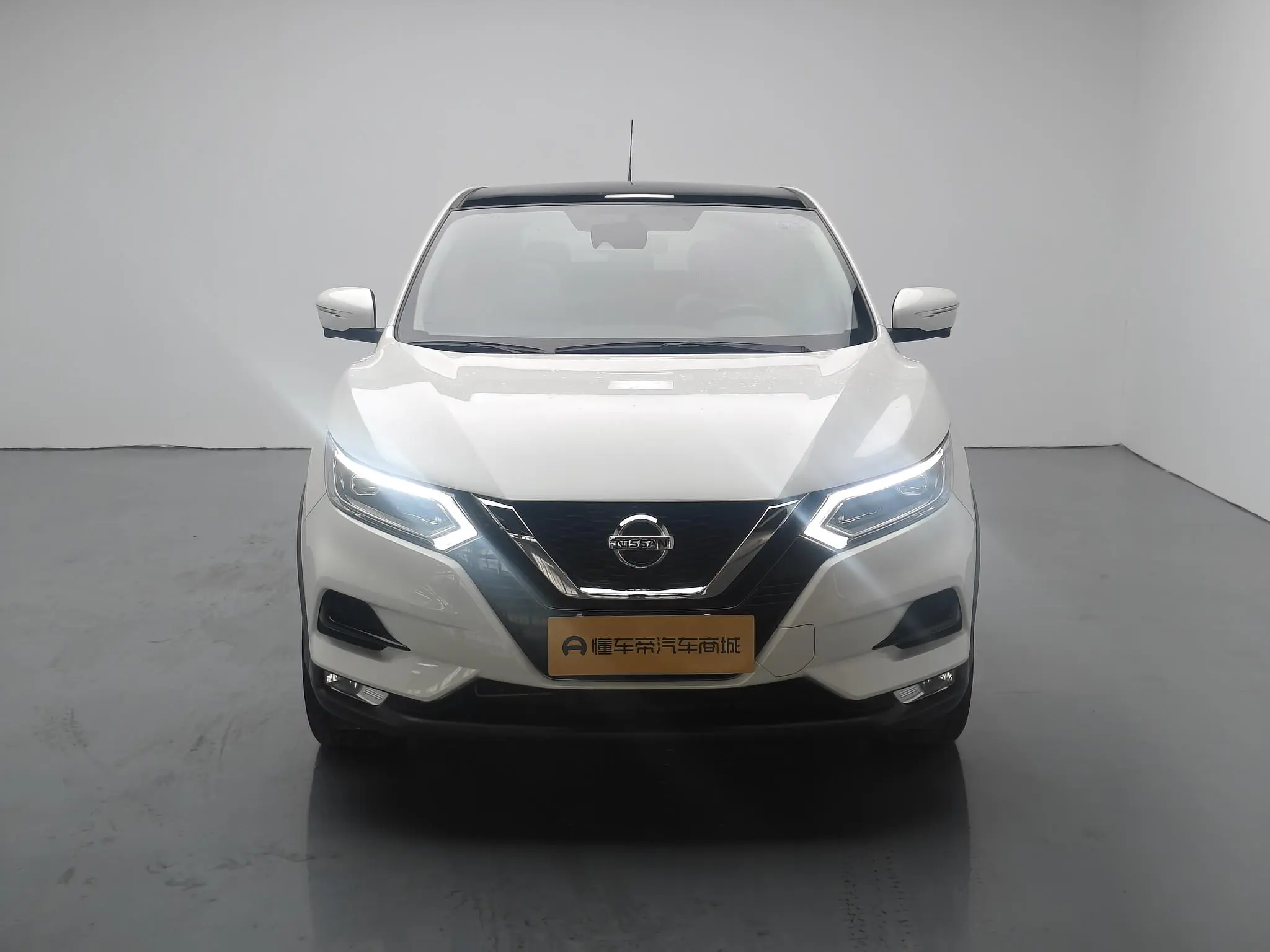 Nissan Qashqai 2.0L CVT Deluxe Edition