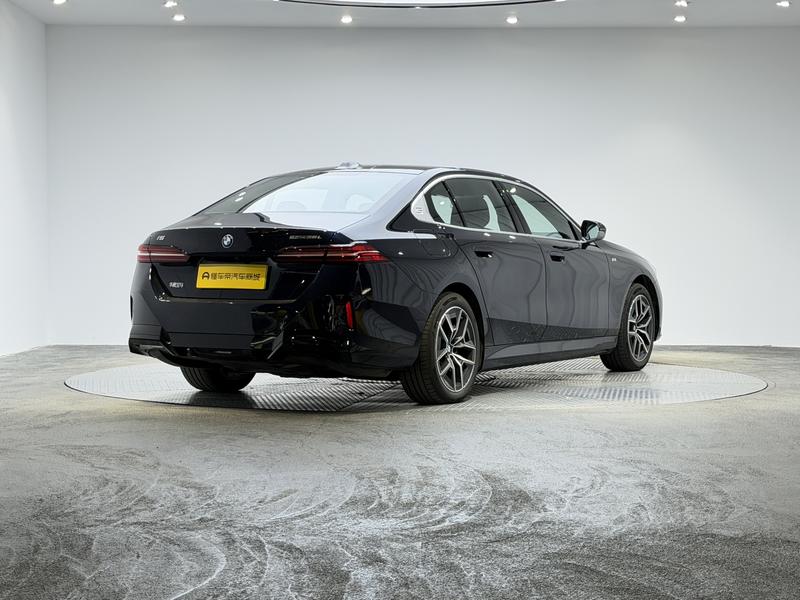 BMW BMW i5 2025