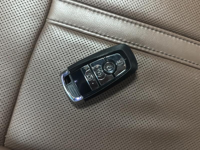 Lincoln Voyager 2021