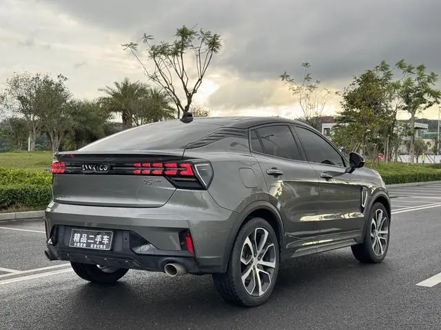 LYNK & CO Lynk 05 2.0TD four-wheel drive Halo