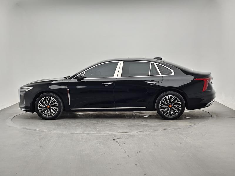 Hongqi Red Flag H5 2025