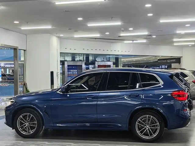 BMW BMW X3 Facelift xDrive25i M sports suit