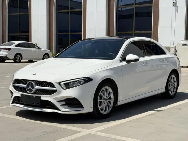 Mercedes-Benz Mercedes-Benz A-class Facelift A 200 L sports sedan