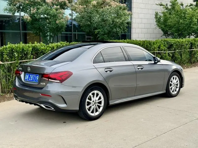Mercedes-Benz Mercedes-Benz A-class Facelift A 200 L sports sedan fashion type