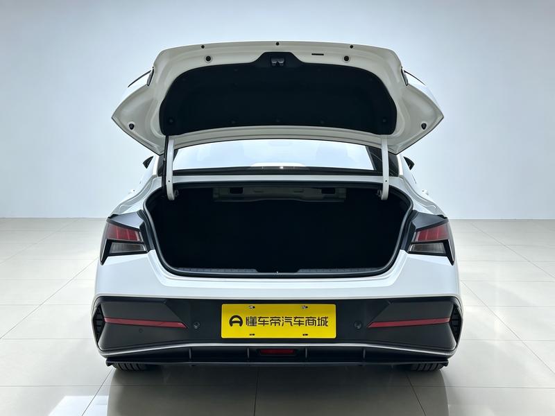 Hyundai Elantra 2023