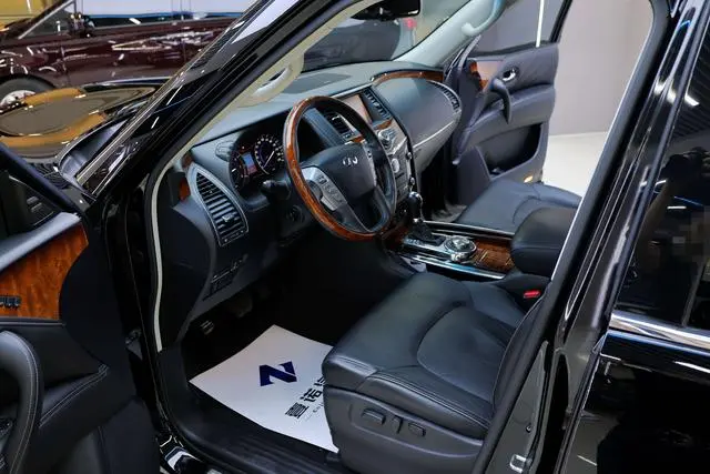 Infiniti Infiniti QX80 5.6L 4WD