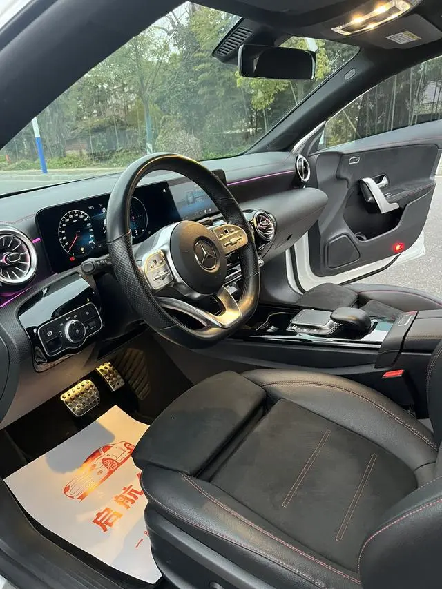 Mercedes-Benz Mercedes-Benz CLA CLA 200 five-door hunting sports car