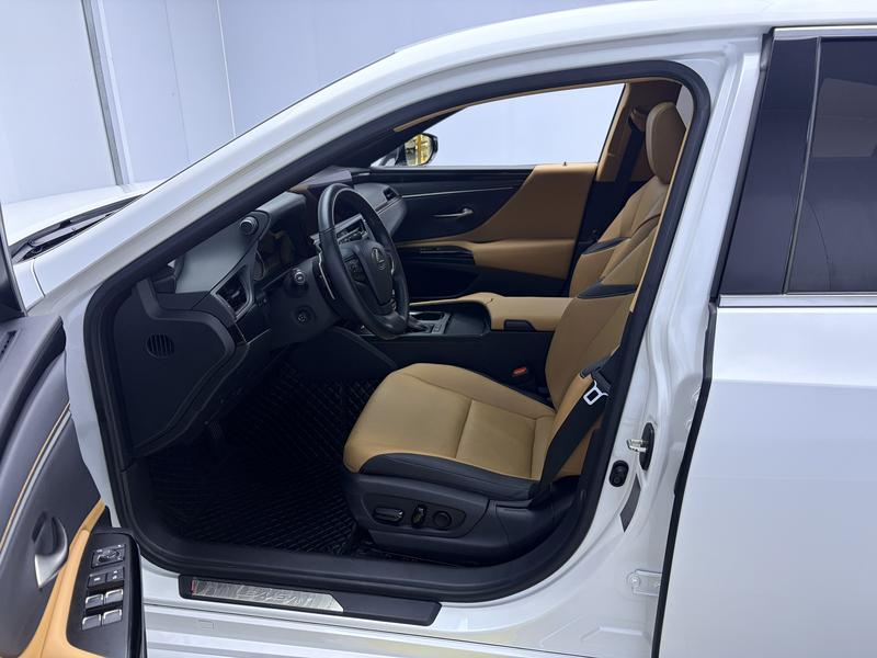 Lexus Lexus ES 2022
