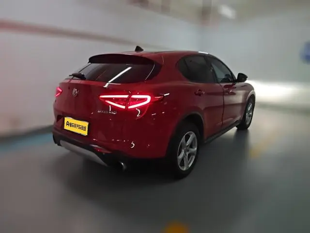 Alfa Romeo Stelvio 2.0T 200HP Elite Edition
