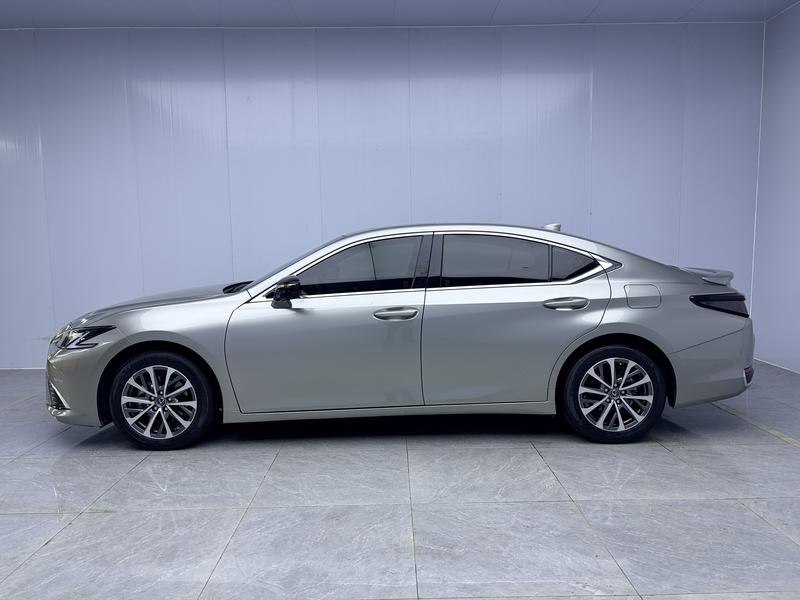 Lexus Lexus ES 2025